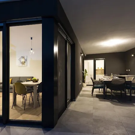 Moderna Near For 8 People With 32 M2 Private Pool Póla